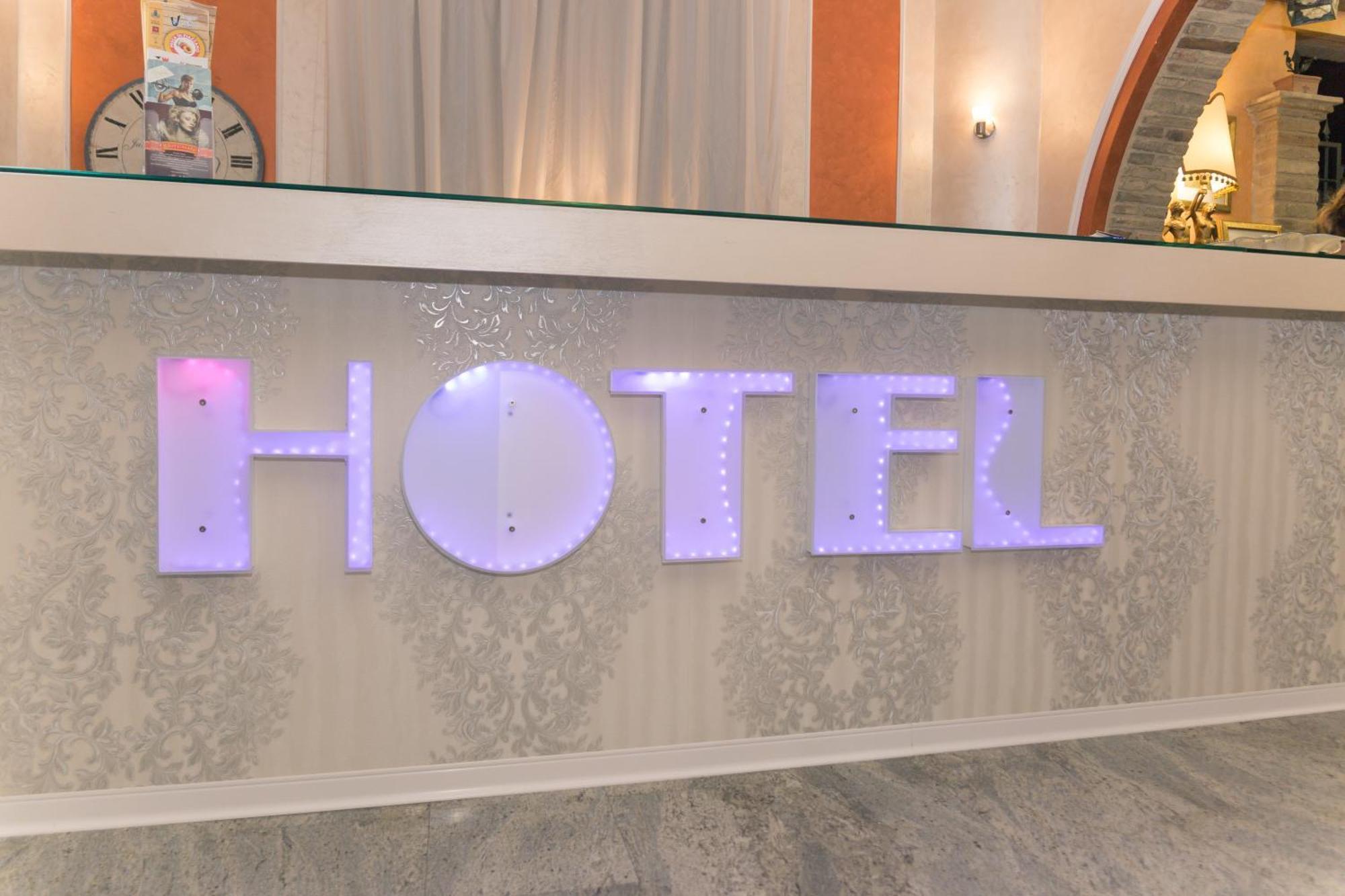 Il Castello Di Perano Hotel Ngoại thất bức ảnh